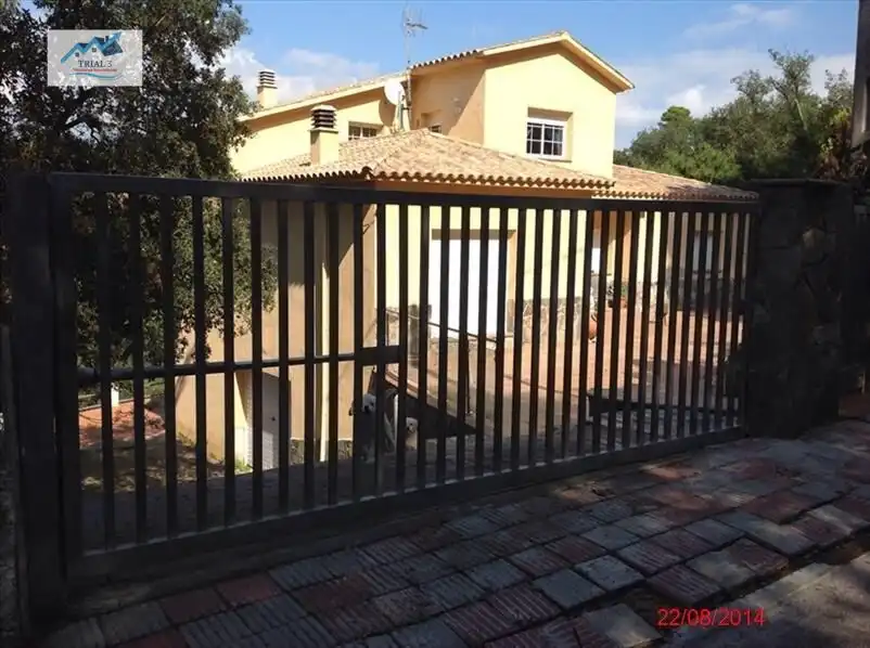 Casa con piscina en venta en Calle GIRGOLA (CANADA PARK)