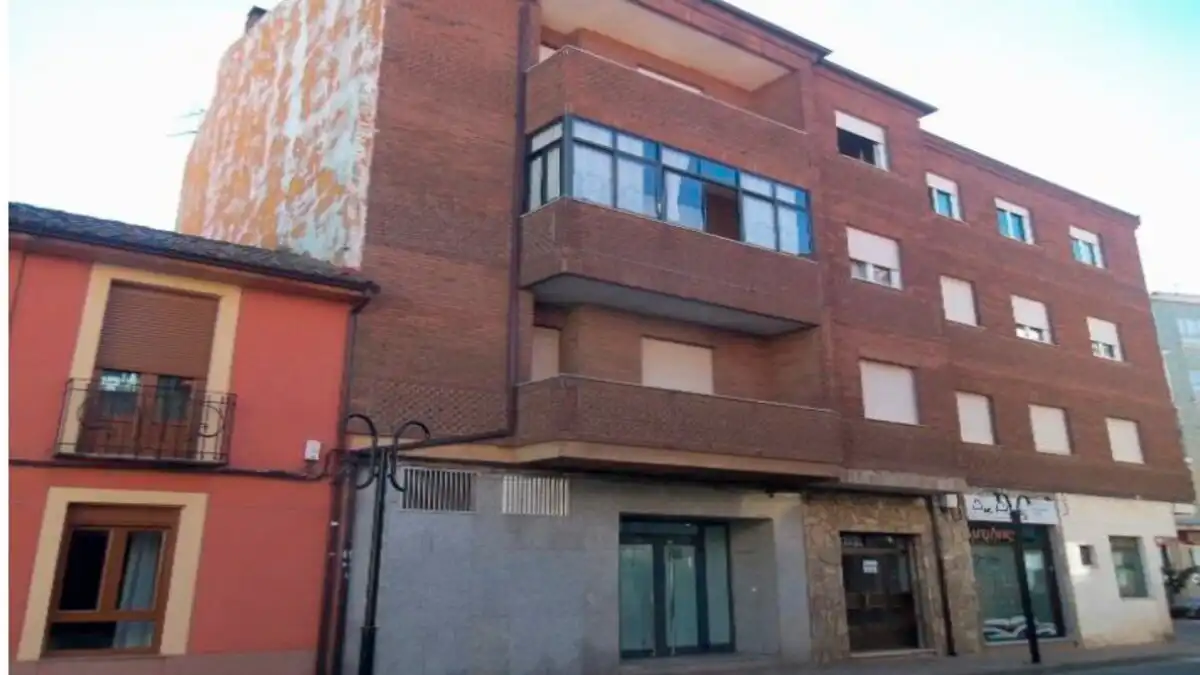 Vista exterior de Local en venda en Santa María del Páramo