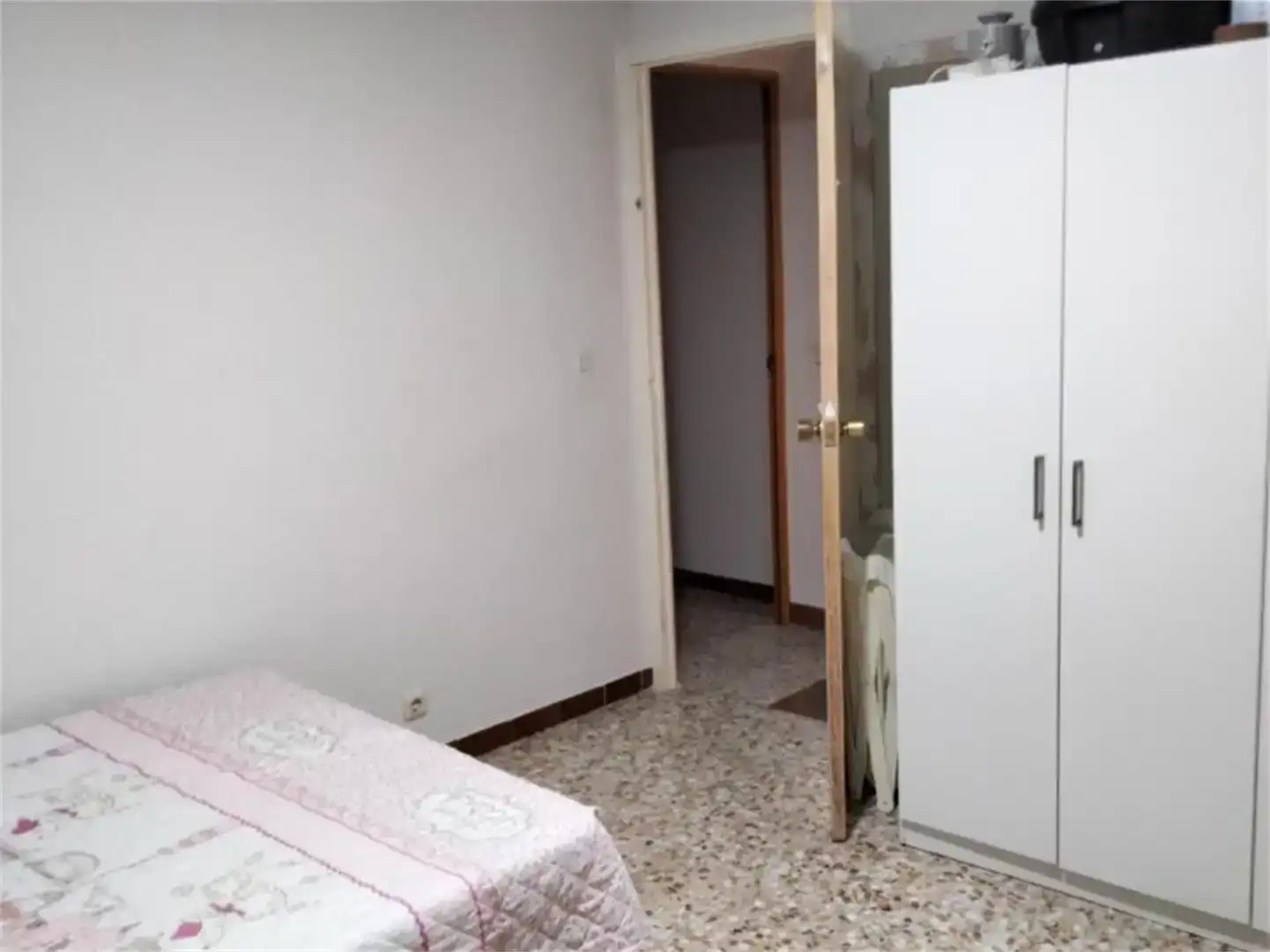 Dormitori de Pis en venda en Novés amb Moblat