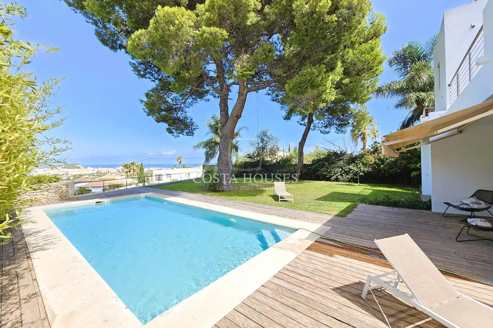 Exterior view of Houses for sale in Dénia  with Air Conditioner, Private garden and Terrace
