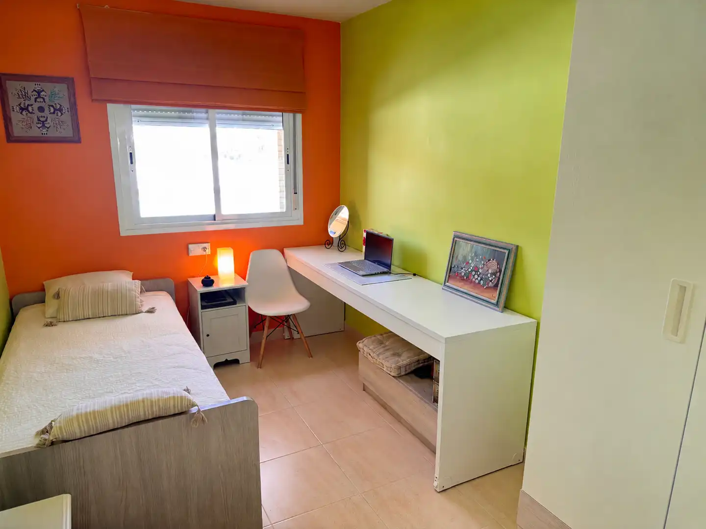 Dormitori de Apartament en venda en Roquetas de Mar amb Aire condicionat, Terrassa i Moblat