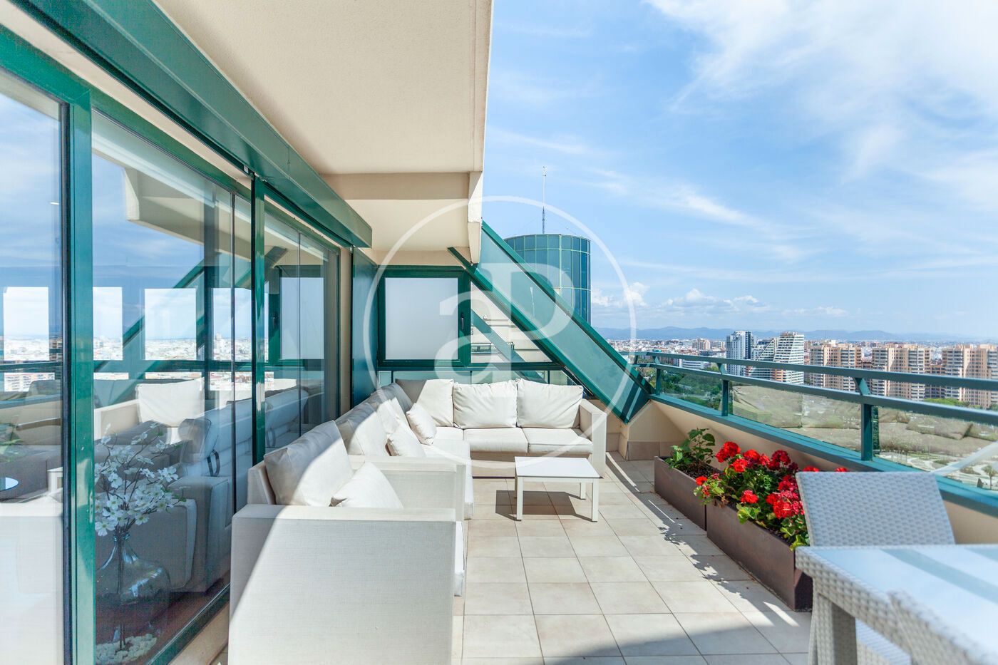 Terrassa de Àtic en venda en  Valencia Capital amb Aire condicionat, Calefacció i Jardí privat