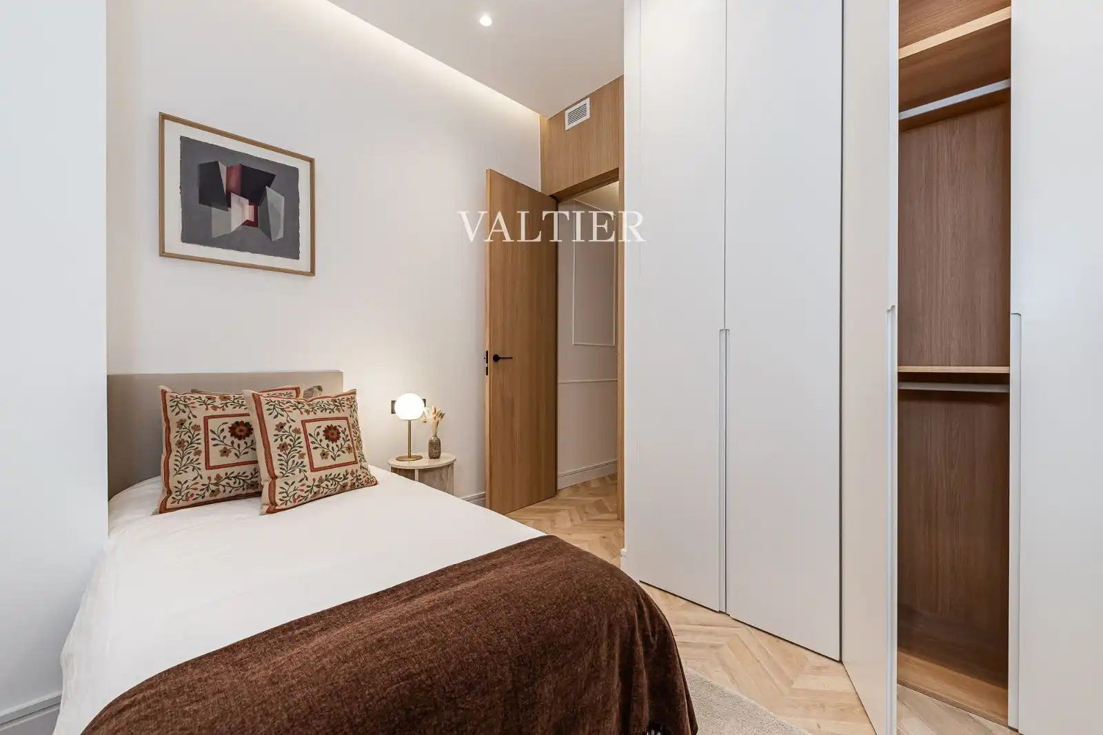 Bedroom of Attic for sale in Madrid  with Air Conditioner, Terrace and Furnished