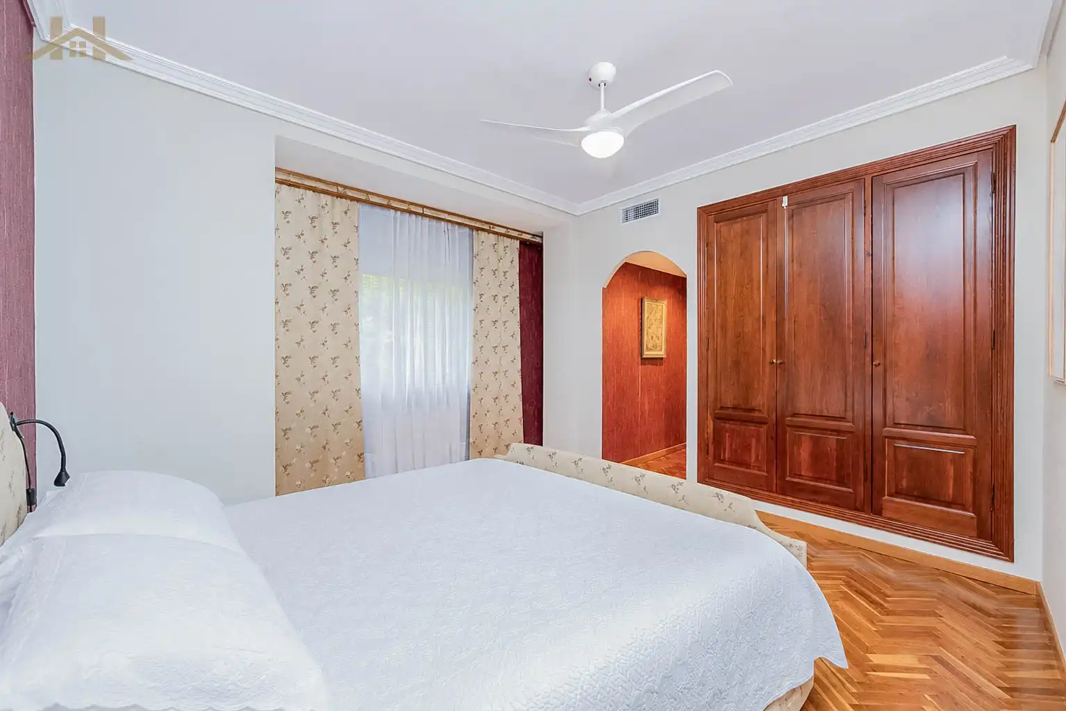 Habitación de Casa o chalet en venta en Boadilla del Monte con Aire acondicionado, Calefacción y Jardín privado