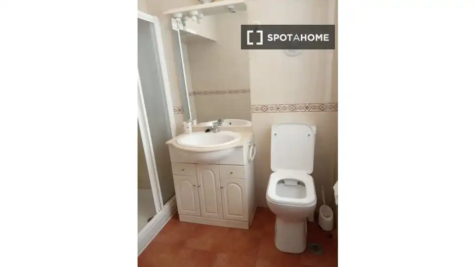 Room in Plaza España - Corte Inglés
