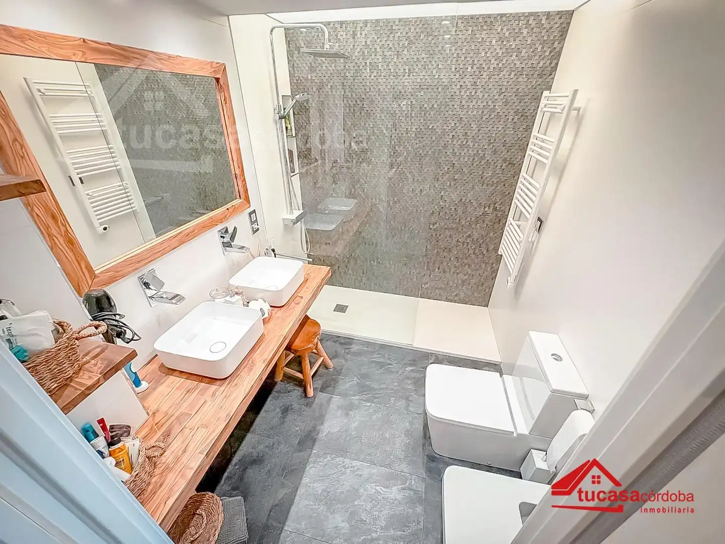 Bathroom of Flat for sale in Córdoba  with Air Conditioner and Terrace