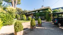Vista exterior de Casa o xalet en venda en Collado Villalba amb Calefacció, Jardí privat i Piscina