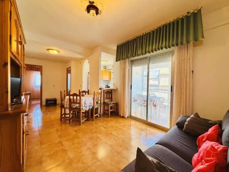 Sala d'estar de Apartament en venda en Torrevieja amb Aire condicionat, Moblat i Piscina comunitària