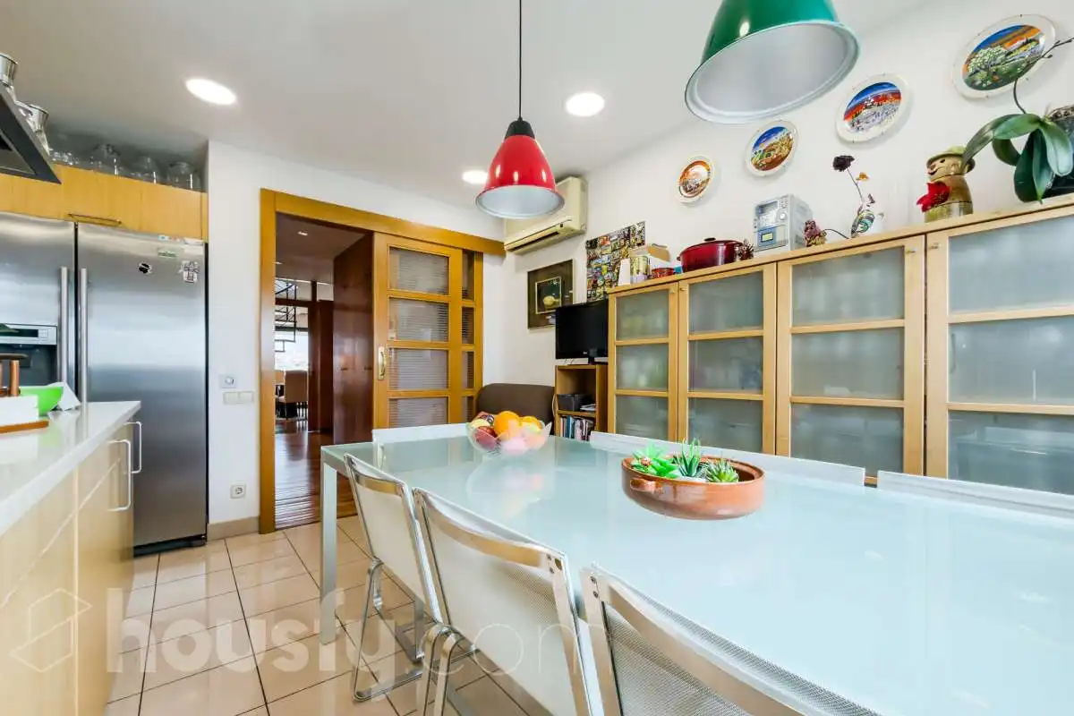 Comedor de Piso en venta en Barcelona con Aire acondicionado, Calefacción y Jardín privado