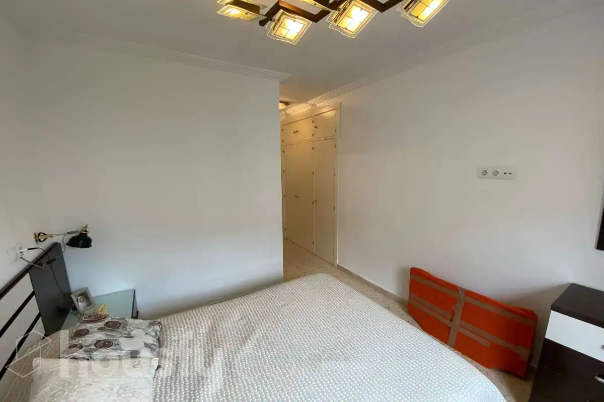 Schlafzimmer von Wohnung zur Miete in Sevilla mit Klimaanlage, Terrasse und Balkon