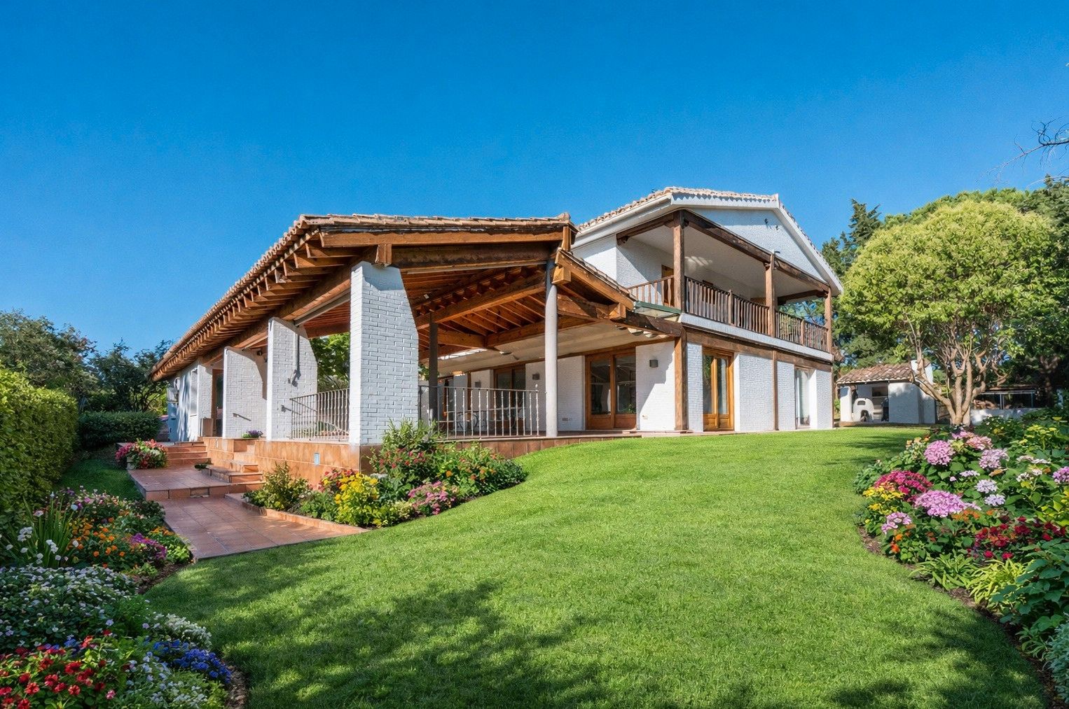 Exterior view of House or chalet for sale in Las Rozas de Madrid  with Air Conditioner, Heating and Private garden