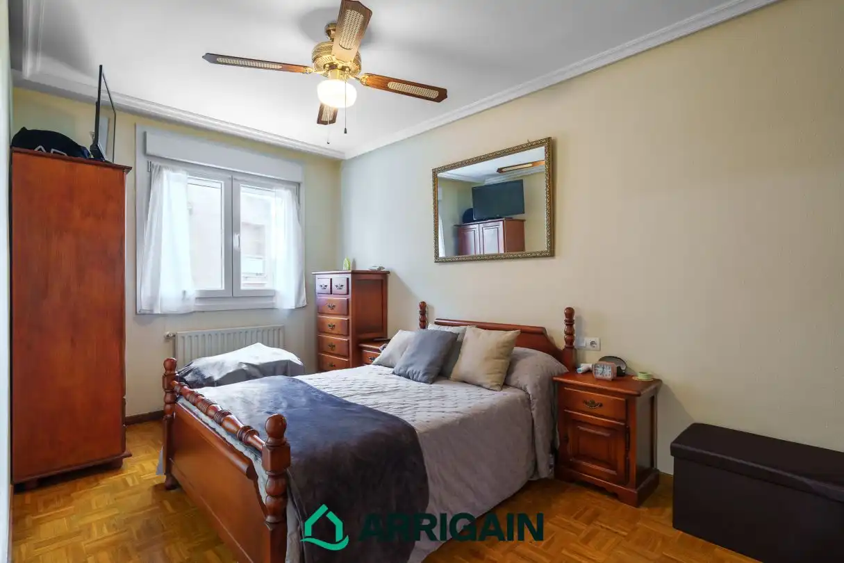 Habitación de Piso en venta en Donostia - San Sebastián  con Calefacción, Trastero y Balcón