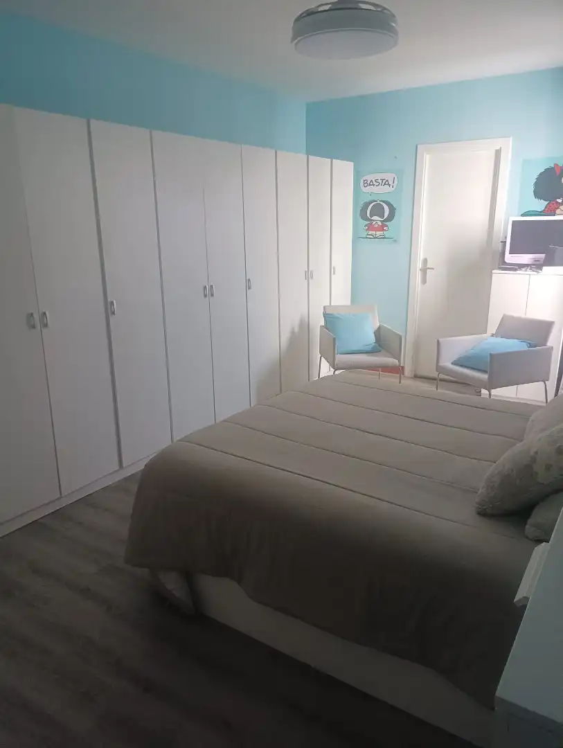 Bedroom of Houses for sale in Sevilla  with Air Conditioner, Private garden and Parquet flooring
