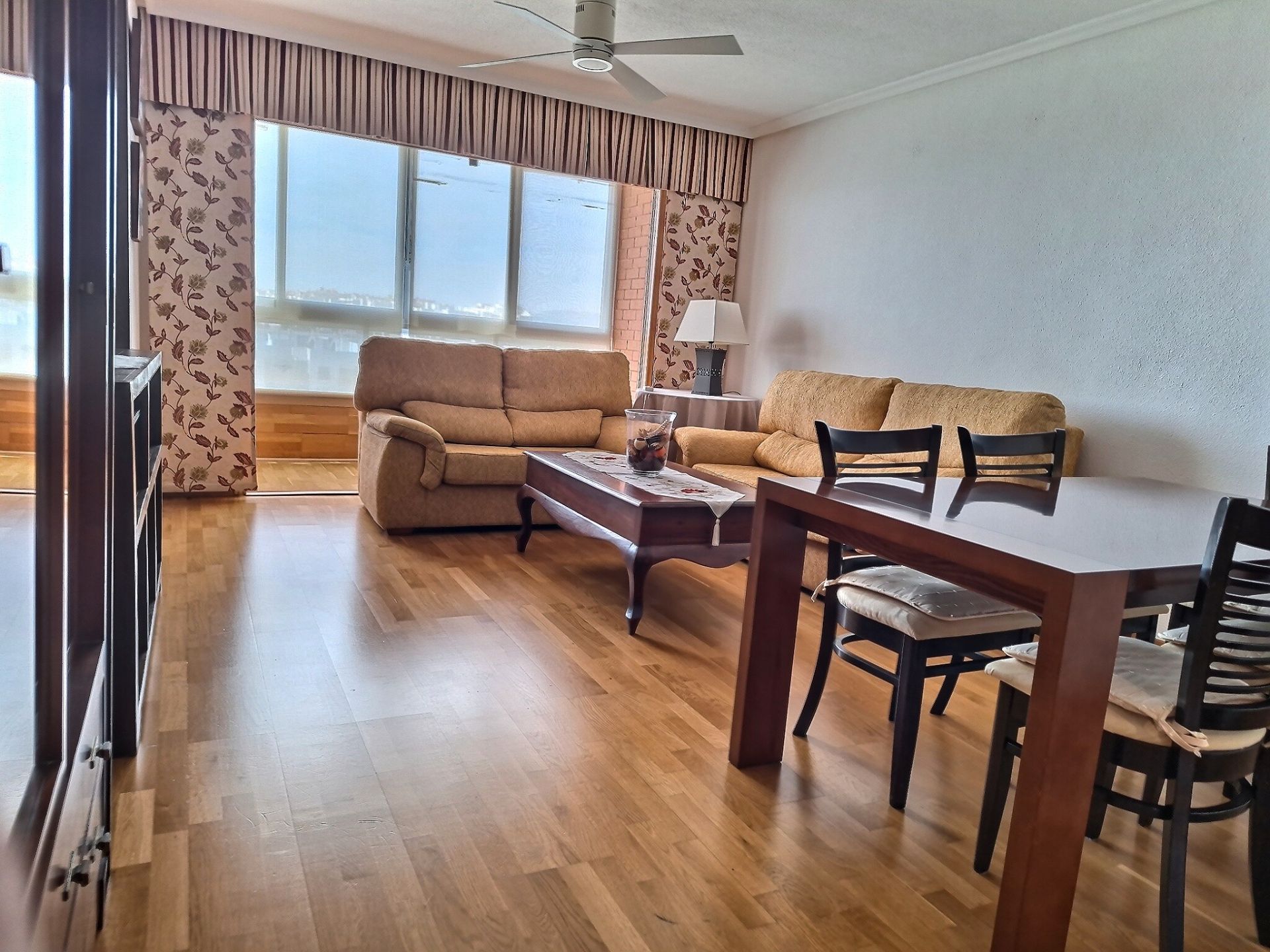 Sala d'estar de Pis de lloguer en Alicante / Alacant amb Aire condicionat, Calefacció i Moblat