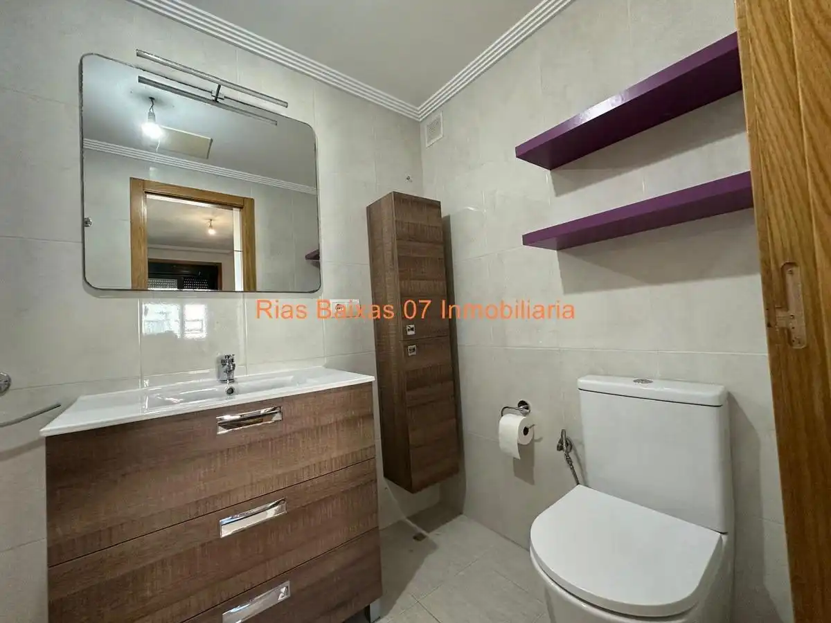 Baño de Piso en venta en Vigo  con Calefacción y Balcón