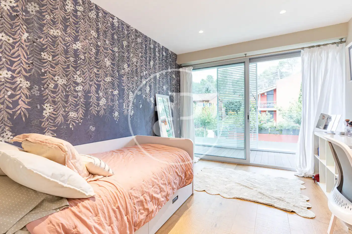 Bedroom of Flat for sale in Sant Cugat del Vallès  with Air Conditioner, Heating and Private garden