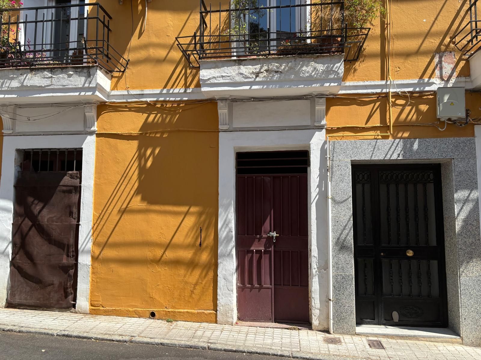 Vista exterior de Local en venda en Badajoz Capital