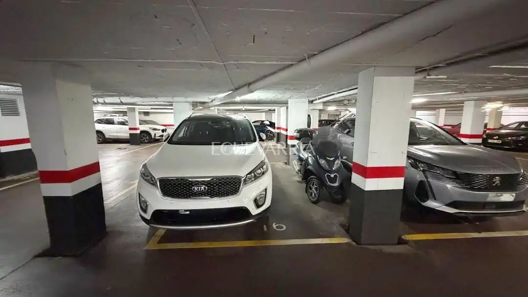 Parking de Piso en venta en Leioa con Calefacción, Jardín privado y Terraza