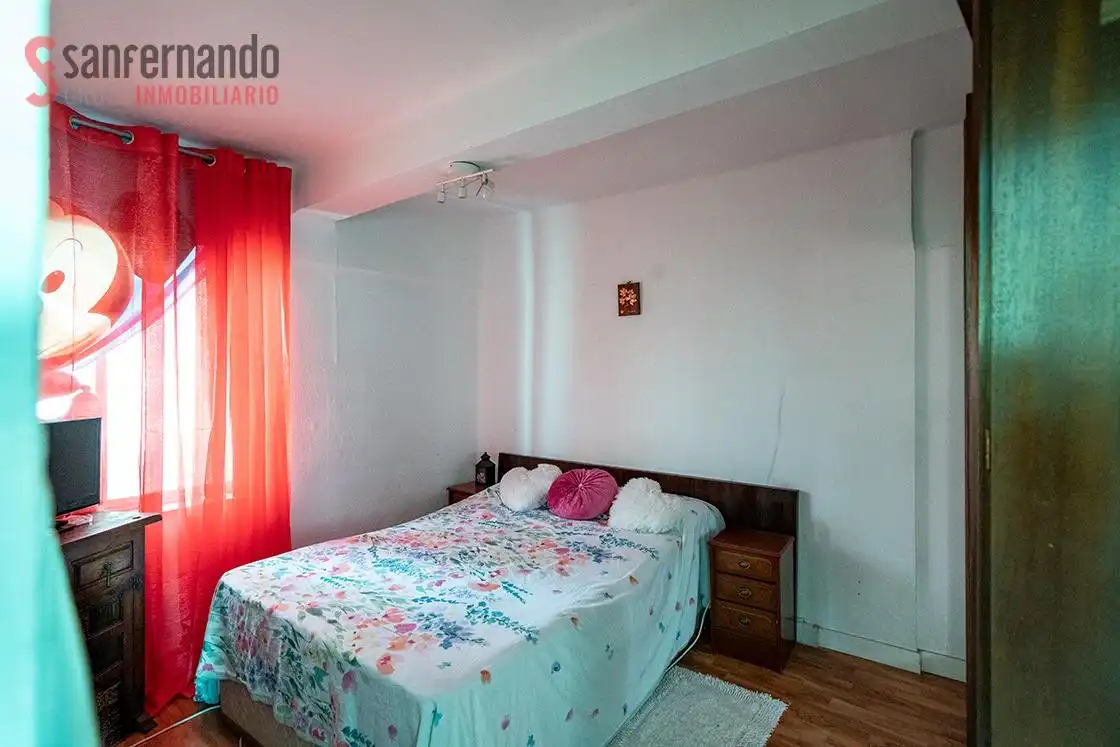 Bedroom of Flat for sale in Santander
