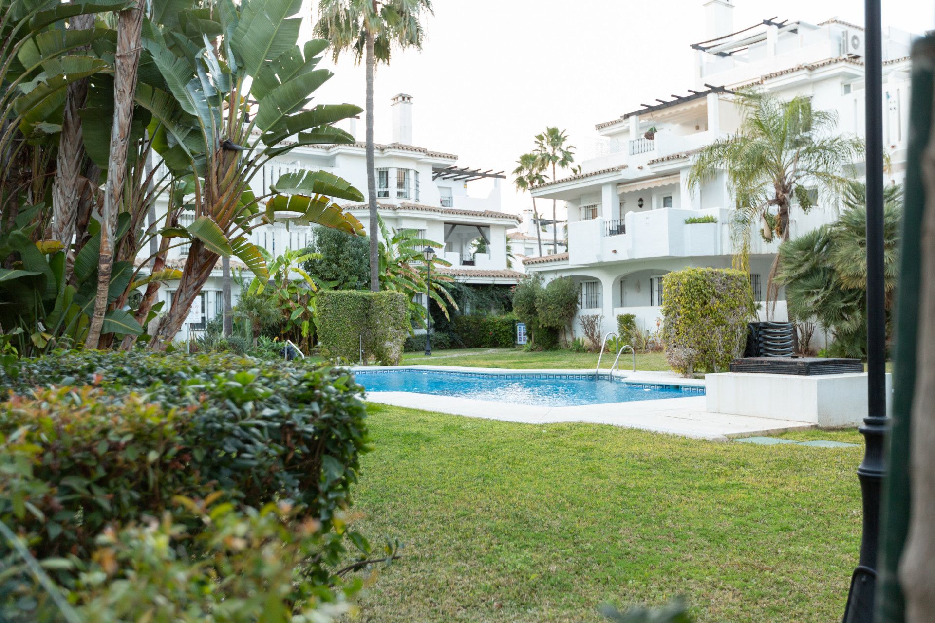 Jardí de Planta baixa en venda en Marbella amb Terrassa, Piscina i Moblat