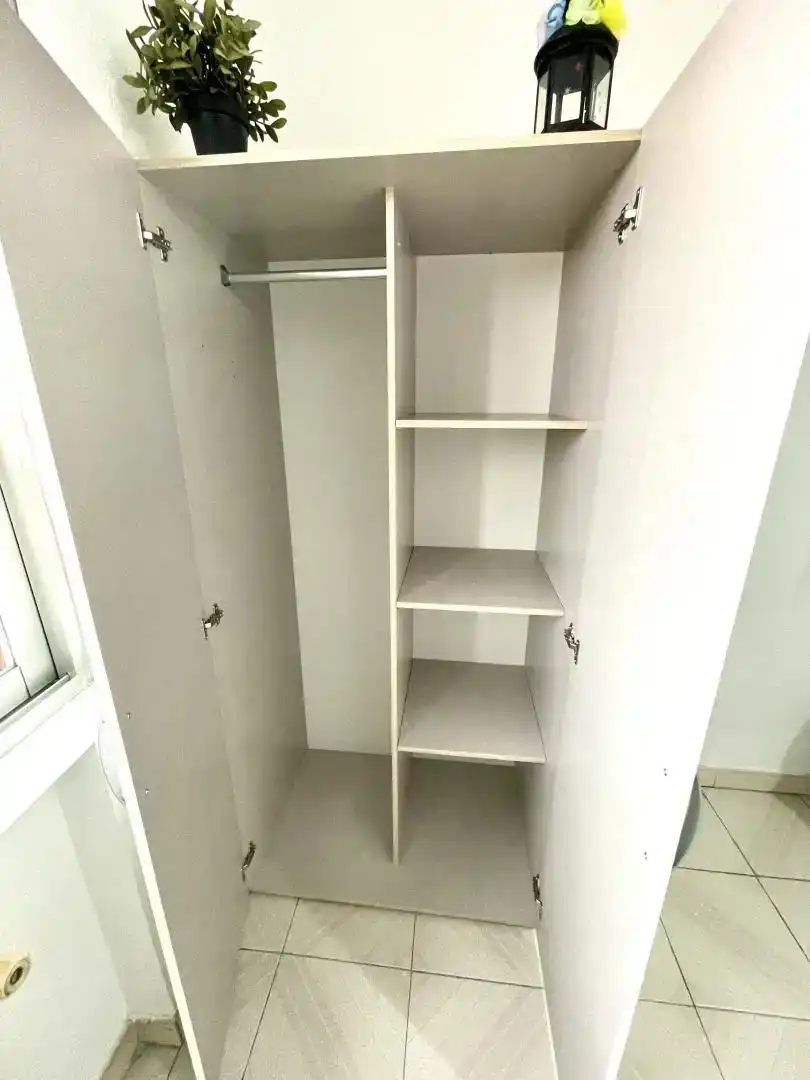 Habitación de Ático para compartir en Madrid con Parquet, Amueblado y Horno