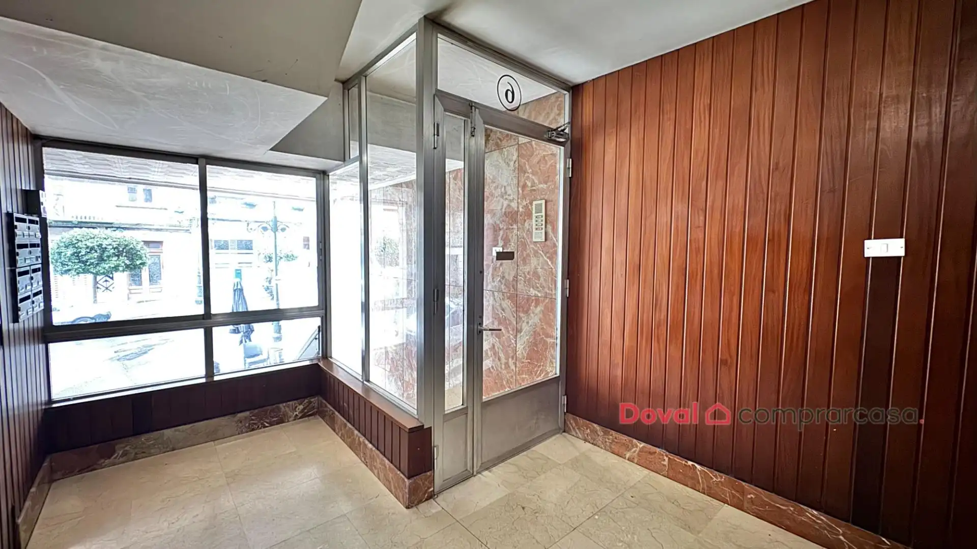 Piso en venta en Vigo  con Calefacción, Parquet y Terraza