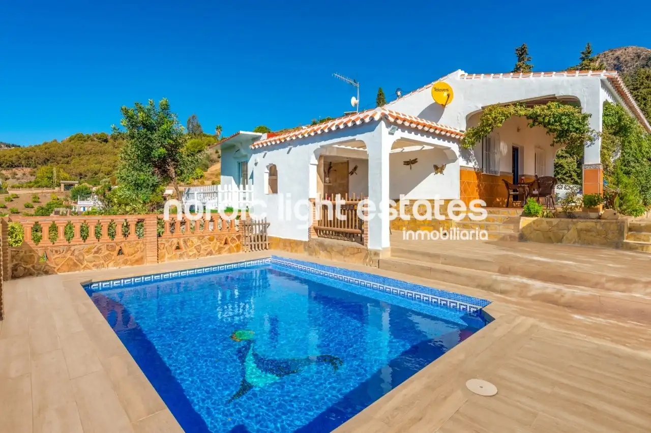 House with pool to rent in Frigiliana