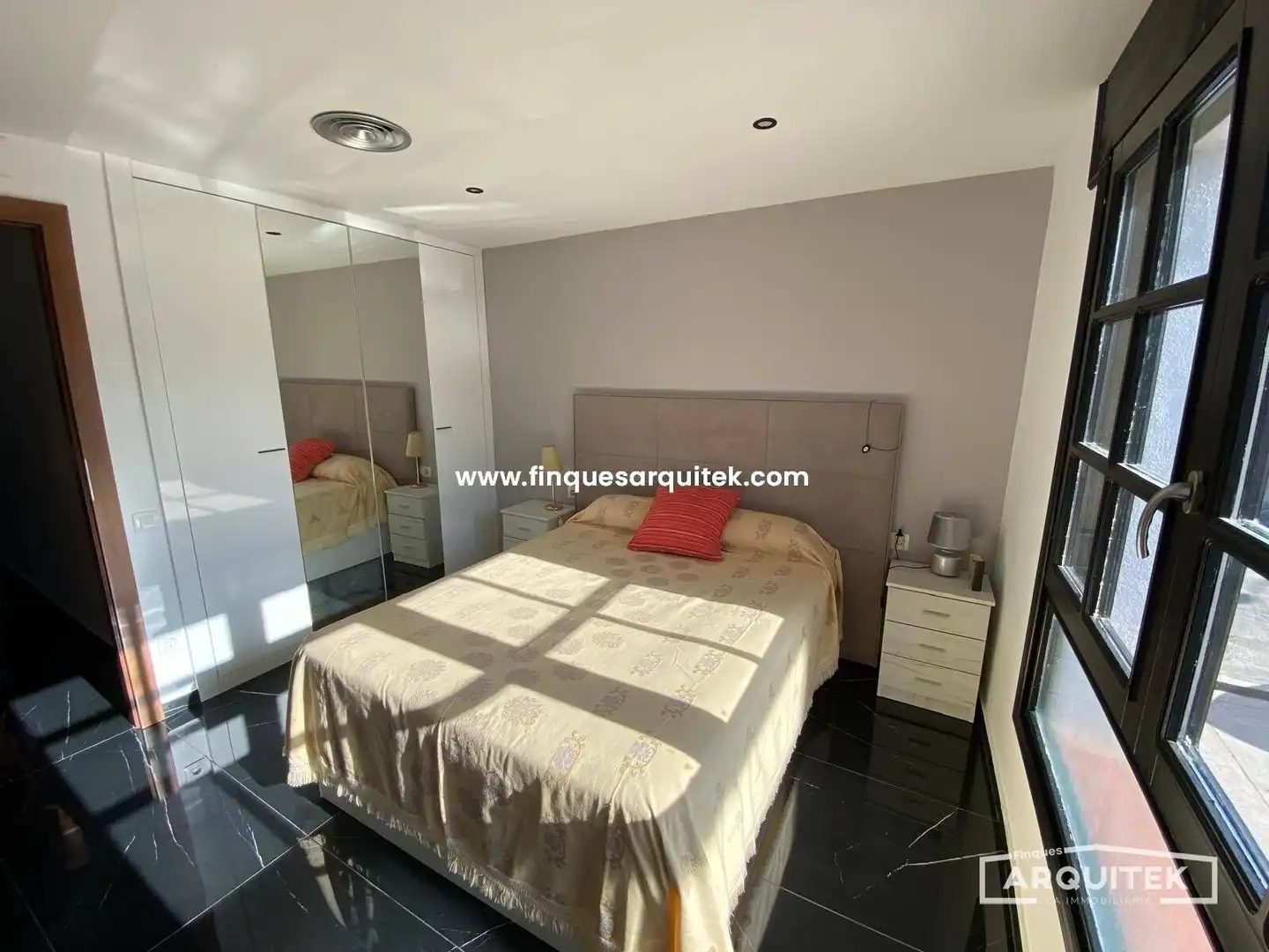 Casa adosada en venta en Rosselló