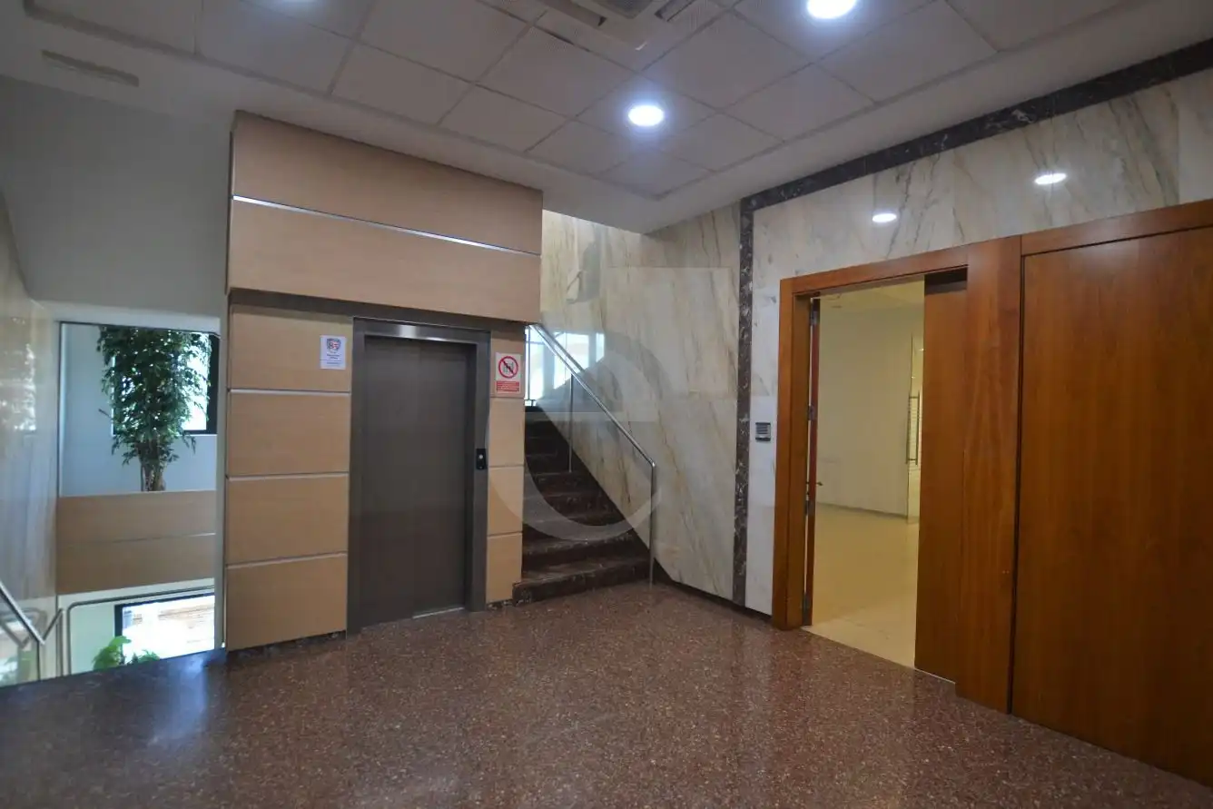 Büro zur Miete in TRAGINERS, Vara de Quart