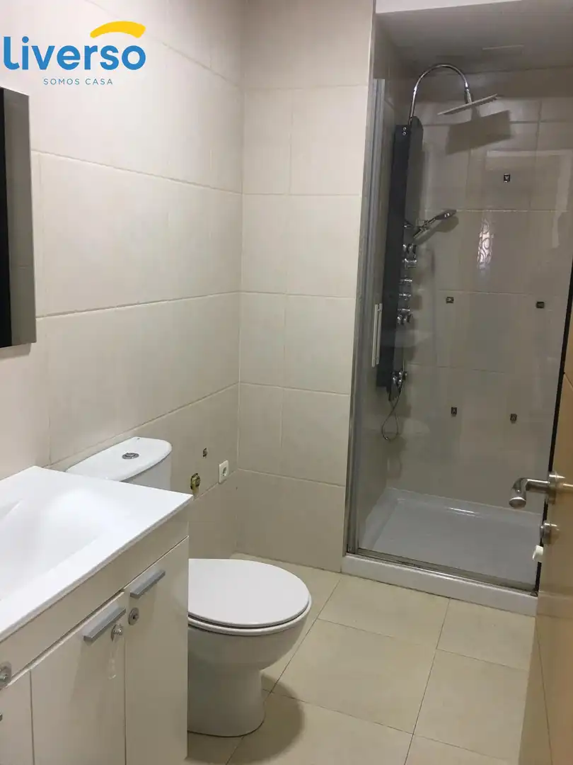 Bany de Pis de lloguer en Burgos amb Calefacció i Moblat