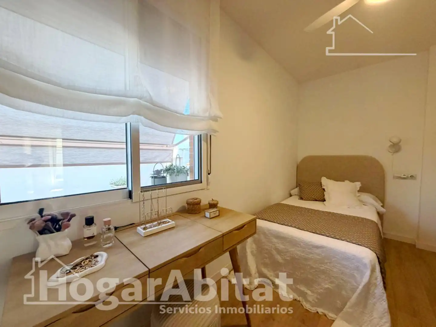 Bedroom of Attic for sale in Chiva  with Air Conditioner and Terrace