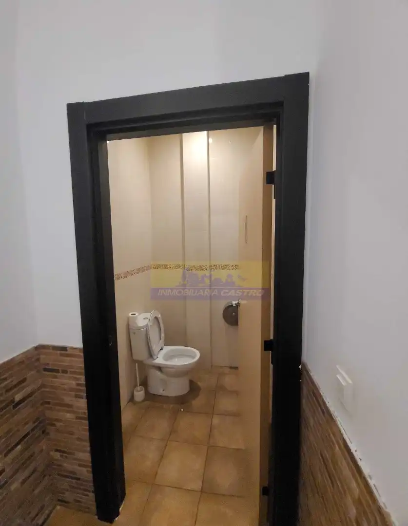 Badezimmer von Fabrikhallen zur Miete in Castro-Urdiales