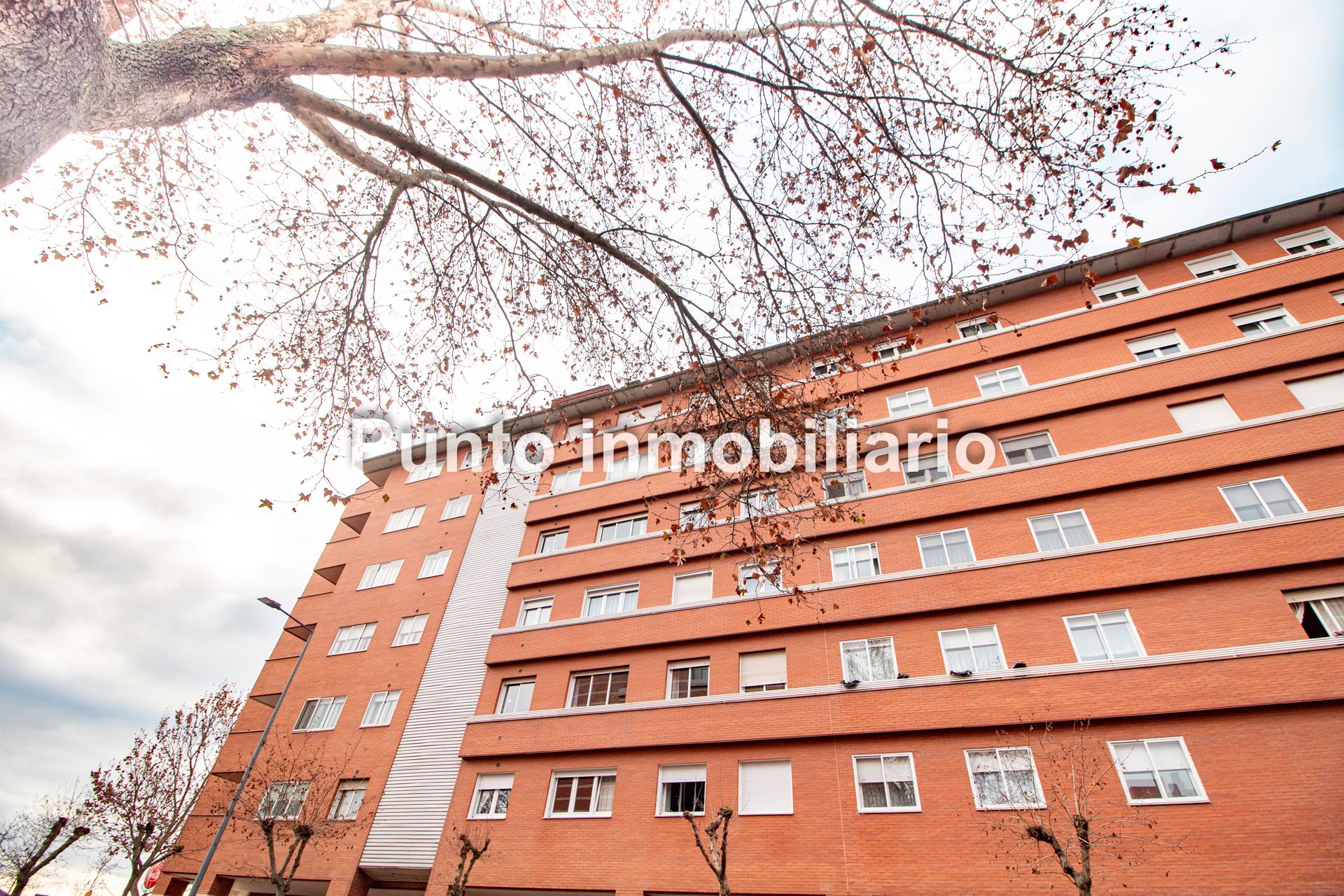 Vista exterior de Piso de alquiler en Valladolid Capital con Calefacción, Parquet y Trastero