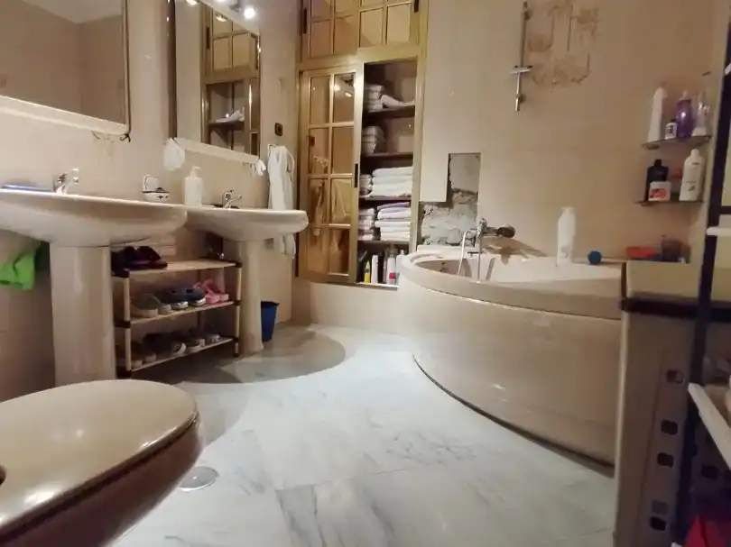 Bany de Casa o xalet en venda en Sevilla amb Aire condicionat, Traster i Moblat