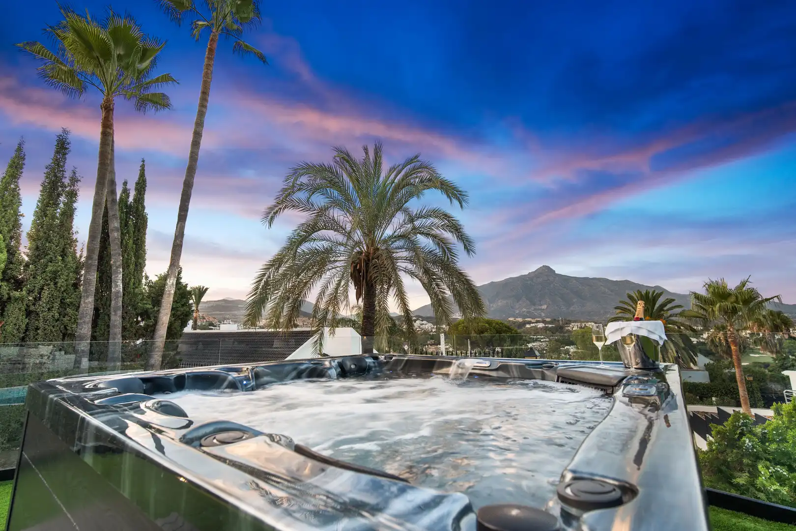 Houses for rent in Calle Alcala, Las Brisas
