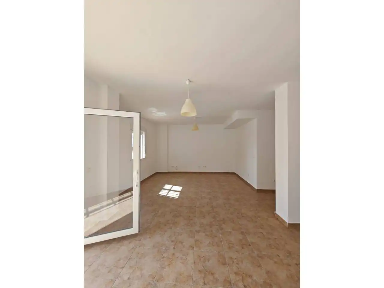 Sala d'estar de Casa adosada en venda en Alcaucín amb Terrassa i Piscina