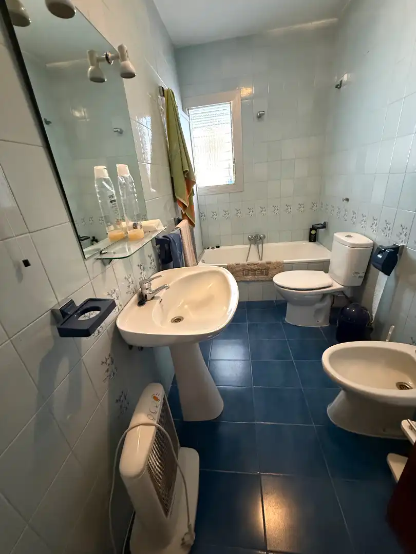 Bany de Casa o xalet en venda en Alcalá la Real amb Terrassa, Traster i Moblat