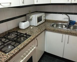 Kitchen of Flat to rent in  Granada Capital  with Balcony