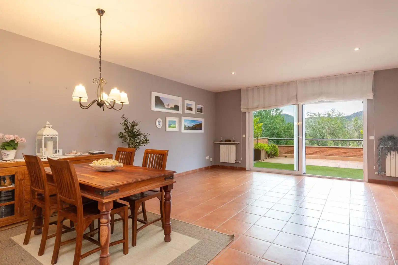 Esszimmer von Haus oder Chalet zum Verkauf in Viladecavalls mit Klimaanlage, Heizung und Privatgarten