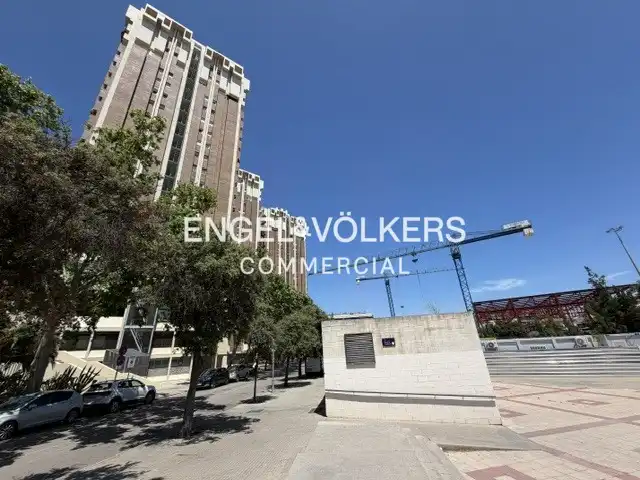 Außenansicht von Büro zum Verkauf in Esplugues de Llobregat