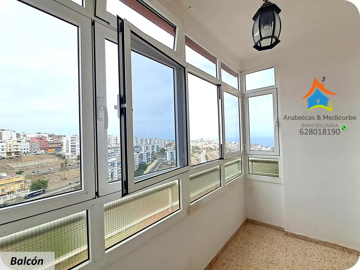Terraza de Piso en venta en Las Palmas de Gran Canaria con Amueblado, Horno y Balcón