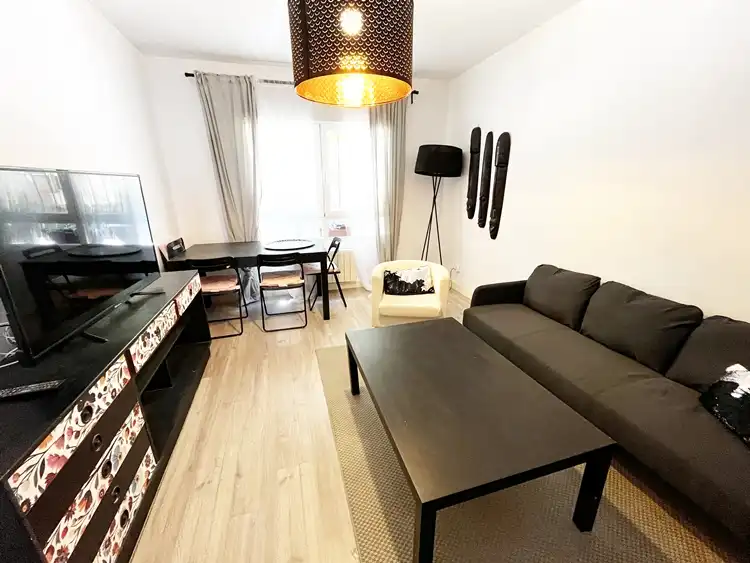 Living room of Flat for rent in Madrid  with Heating, Parquet flooring and Furnished