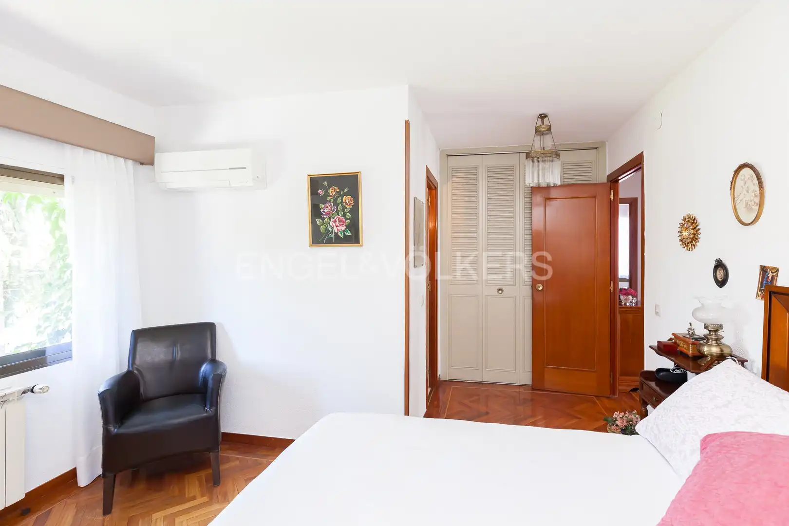 Dormitori de Casa adosada en venda en Alcobendas amb Aire condicionat, Calefacció i Jardí privat