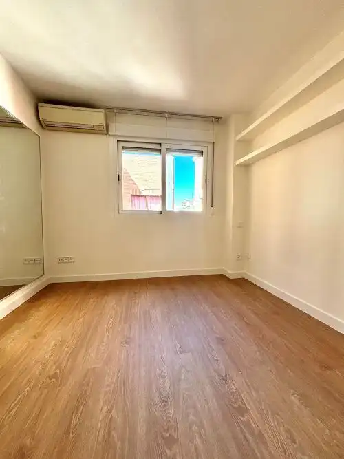Bedroom of Flat for rent in Chamberí