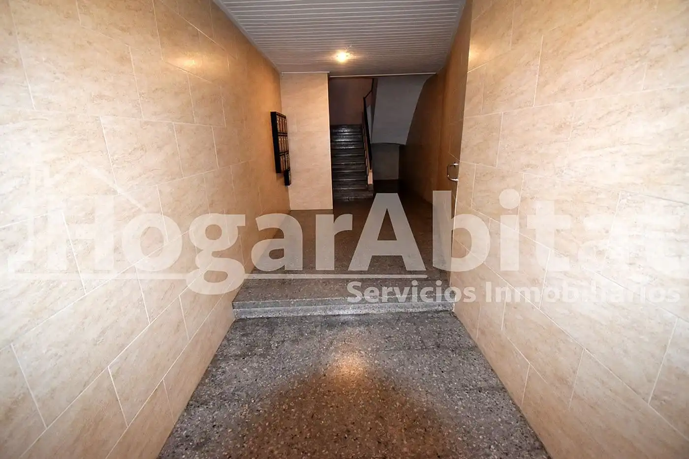 Wohnung zum Verkauf in Xirivella mit Klimaanlage, Parkett und Balkon