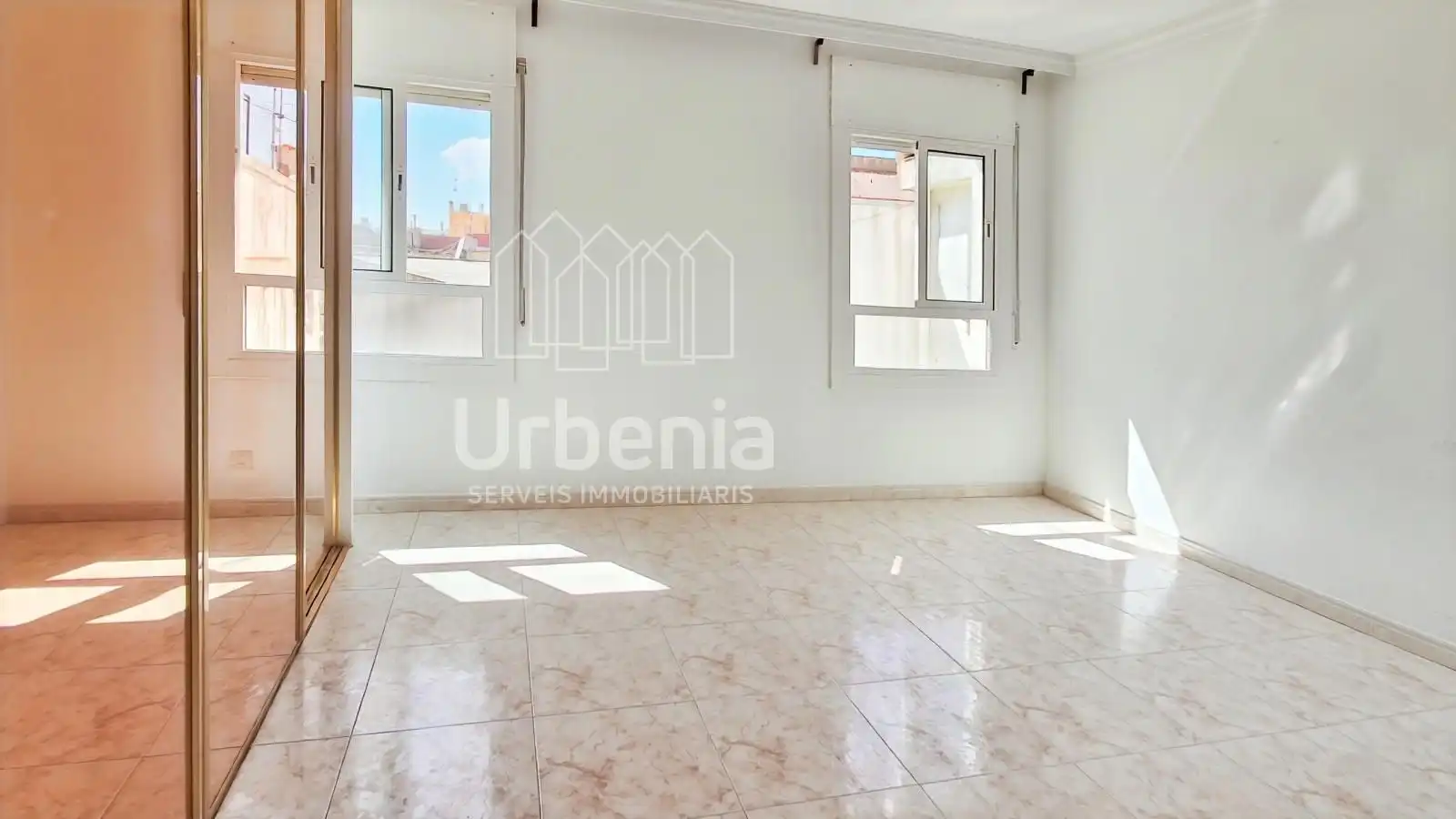 Habitación de Piso en venta en Mataró con Calefacción y Terraza