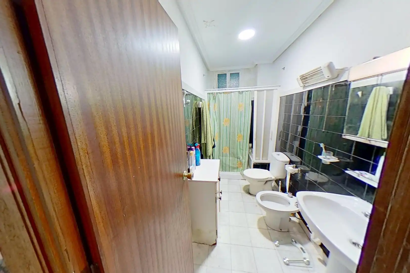 Bathroom of Houses for sale in Monóvar  / Monòver  with Parquet flooring, Terrace and Furnished