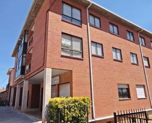 Vista exterior de Pis en venda en Salas de los Infantes amb Calefacció, Terrassa i Traster