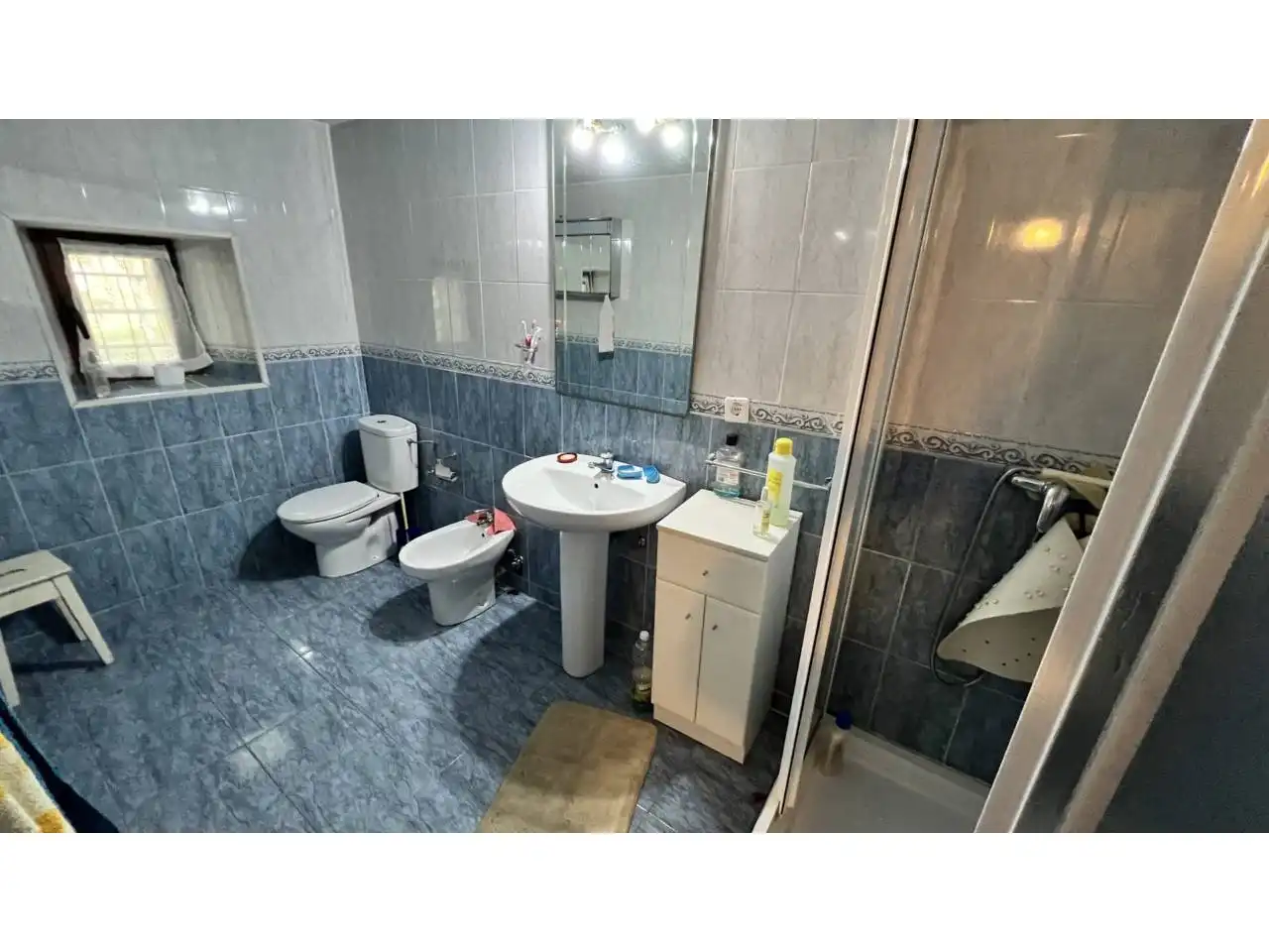 Bany de Casa o xalet en venda en Espinosa de los Monteros amb Jardí privat, Terrassa i Moblat