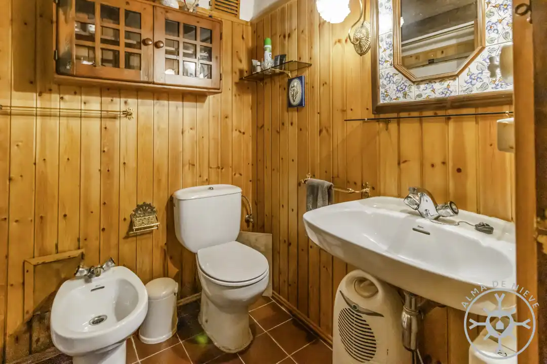Bathroom of Detached homes for sale in Naut Aran  with Terrace and Furnished